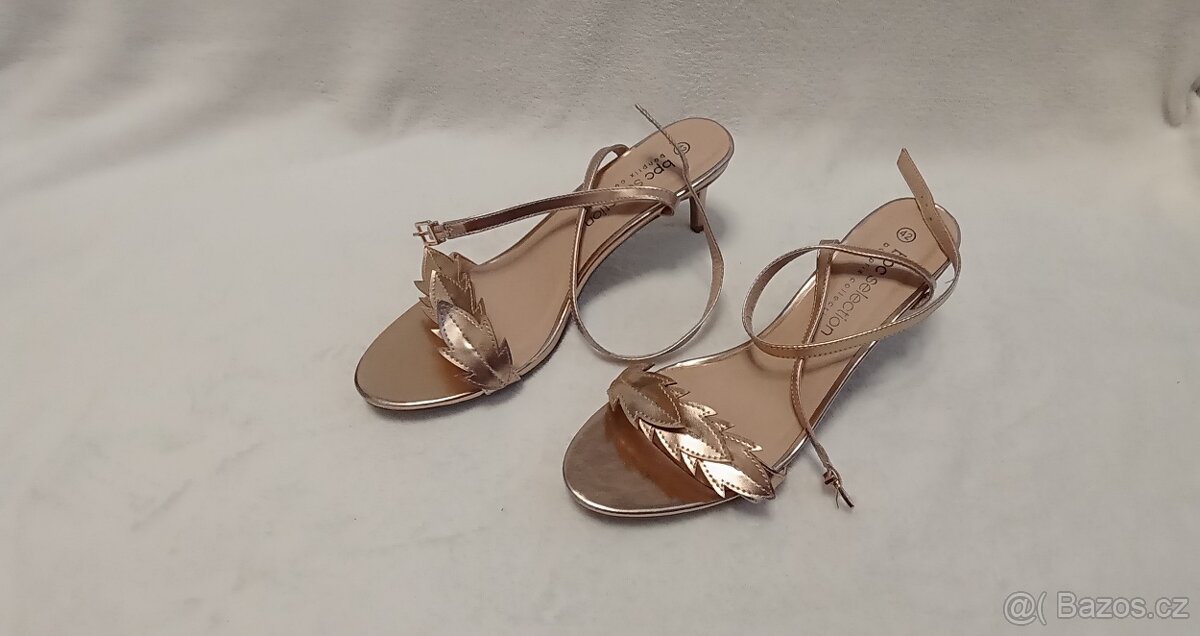 Dámské zlaté páskové sandály na podpatku, vel. 42