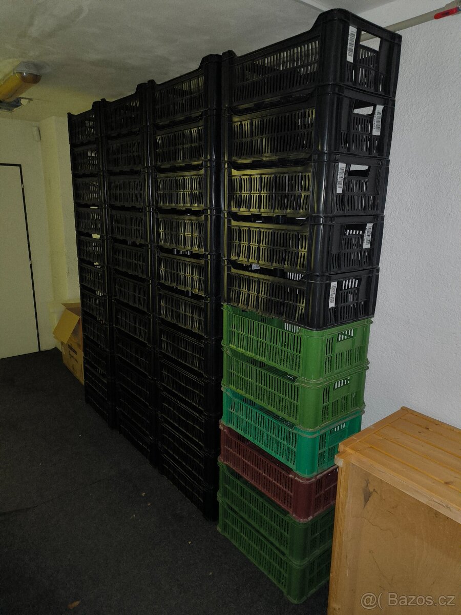 Plastové přepravky na zeleninu