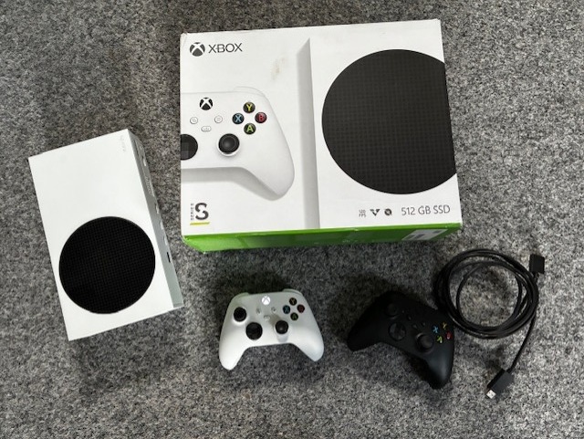 XBOX Series S 512GB 2x ovladač + KCDII + záruka