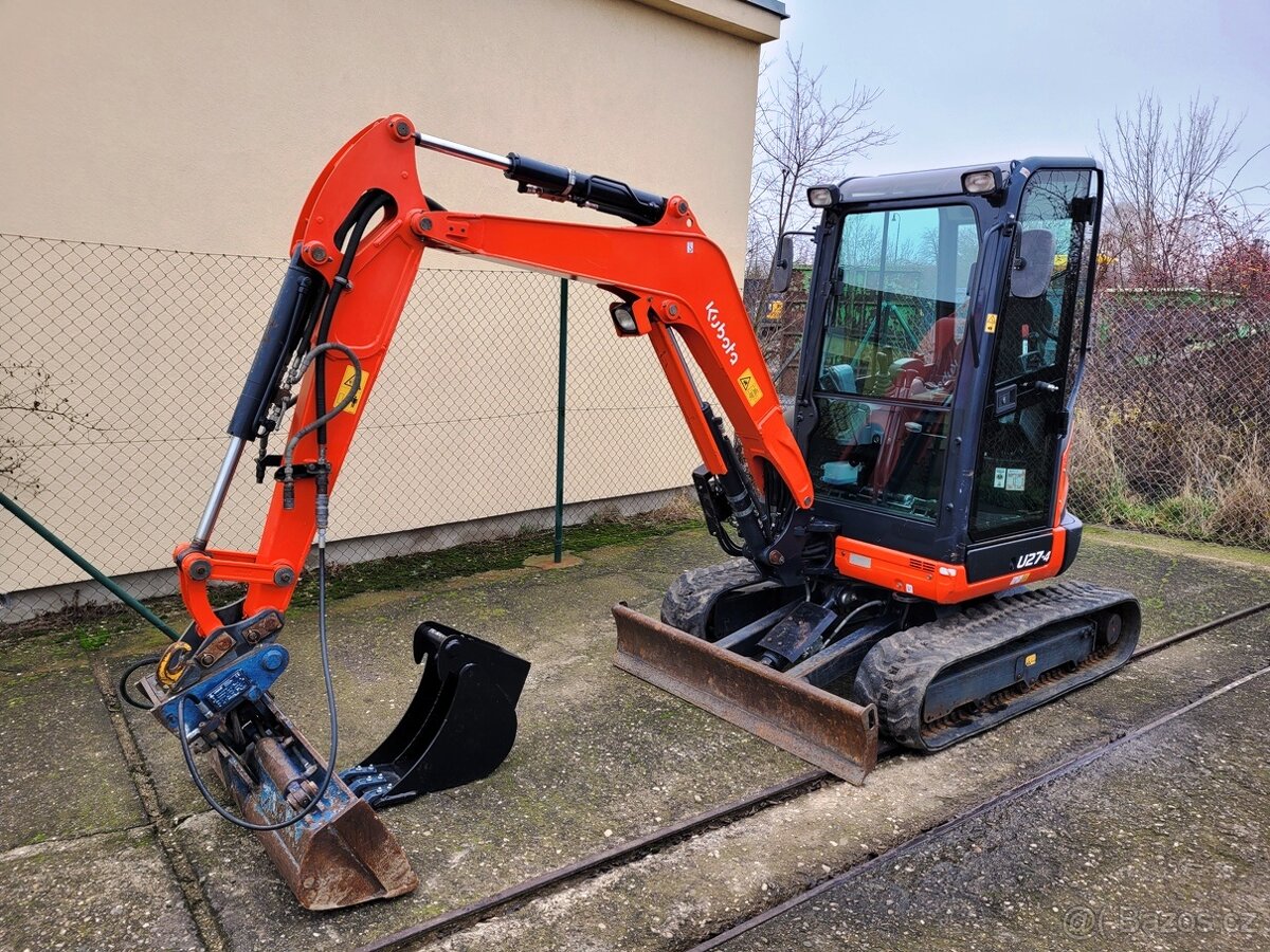 minibagr Kubota U27-4