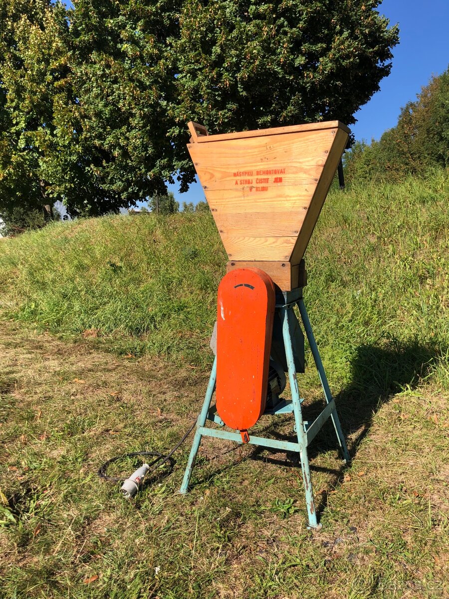 ŠROTOVNÍK DRTIČ OVOCE