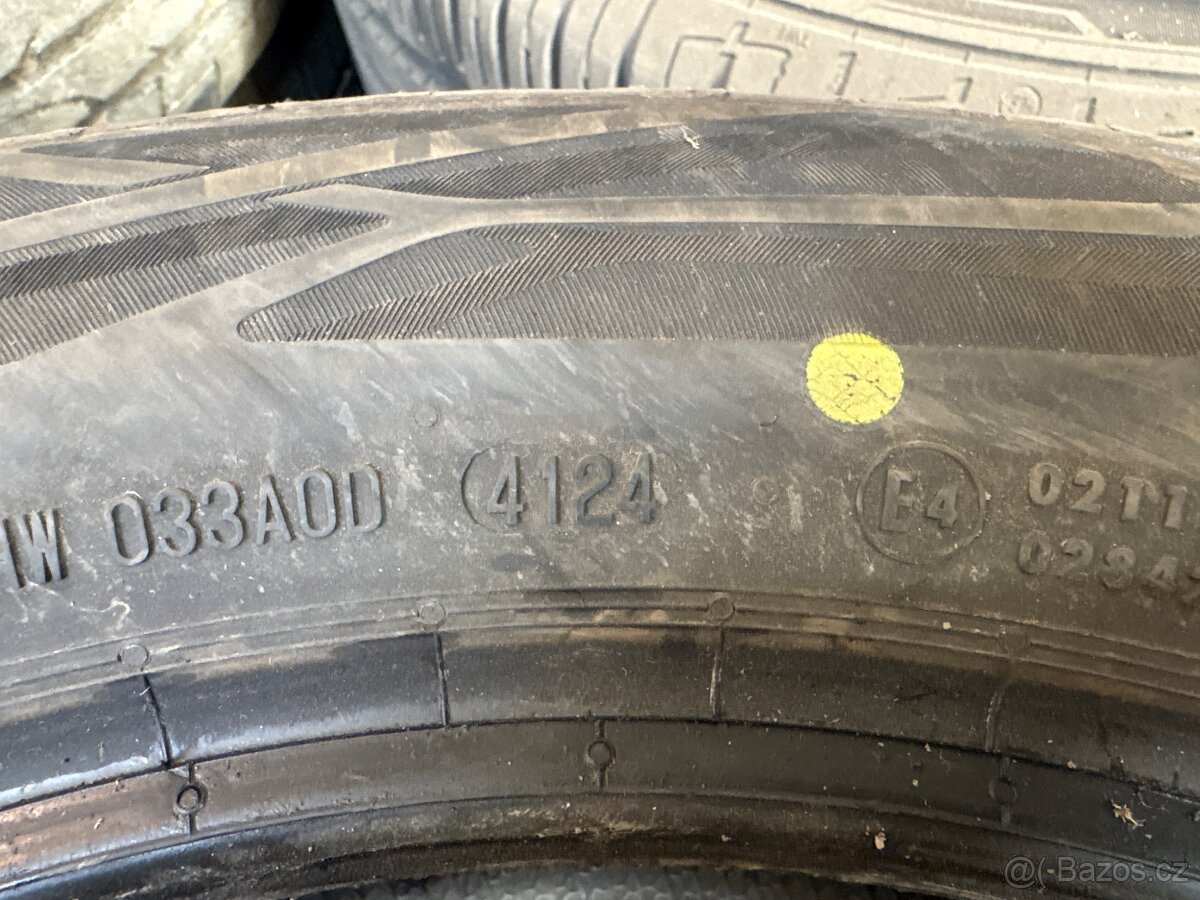 215/55 R17 Continental