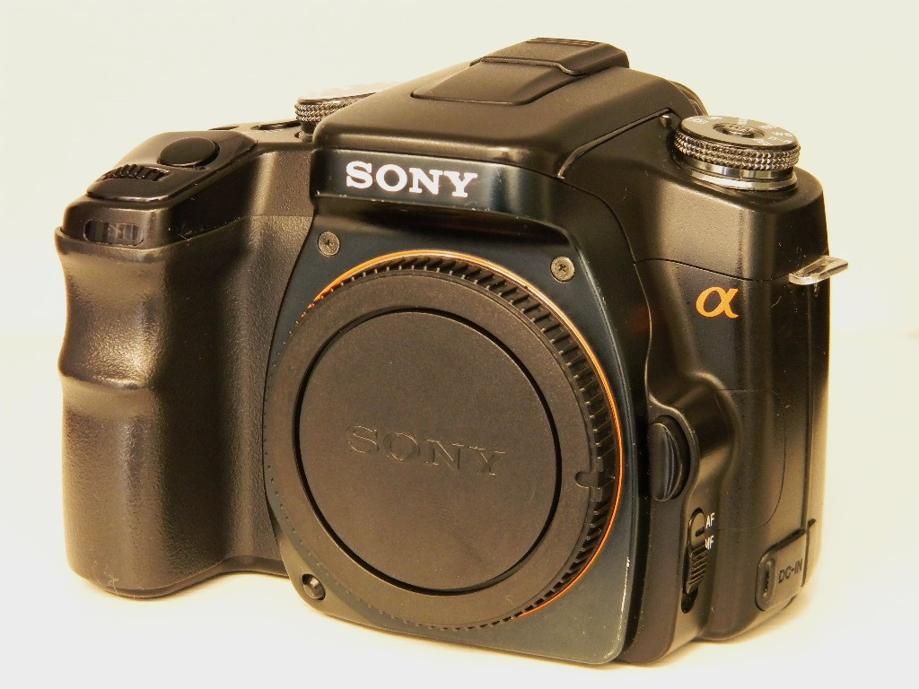 Sony Alpha A100 - tělo