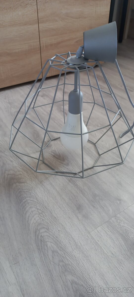 Stropnice, Lustr, Lampa