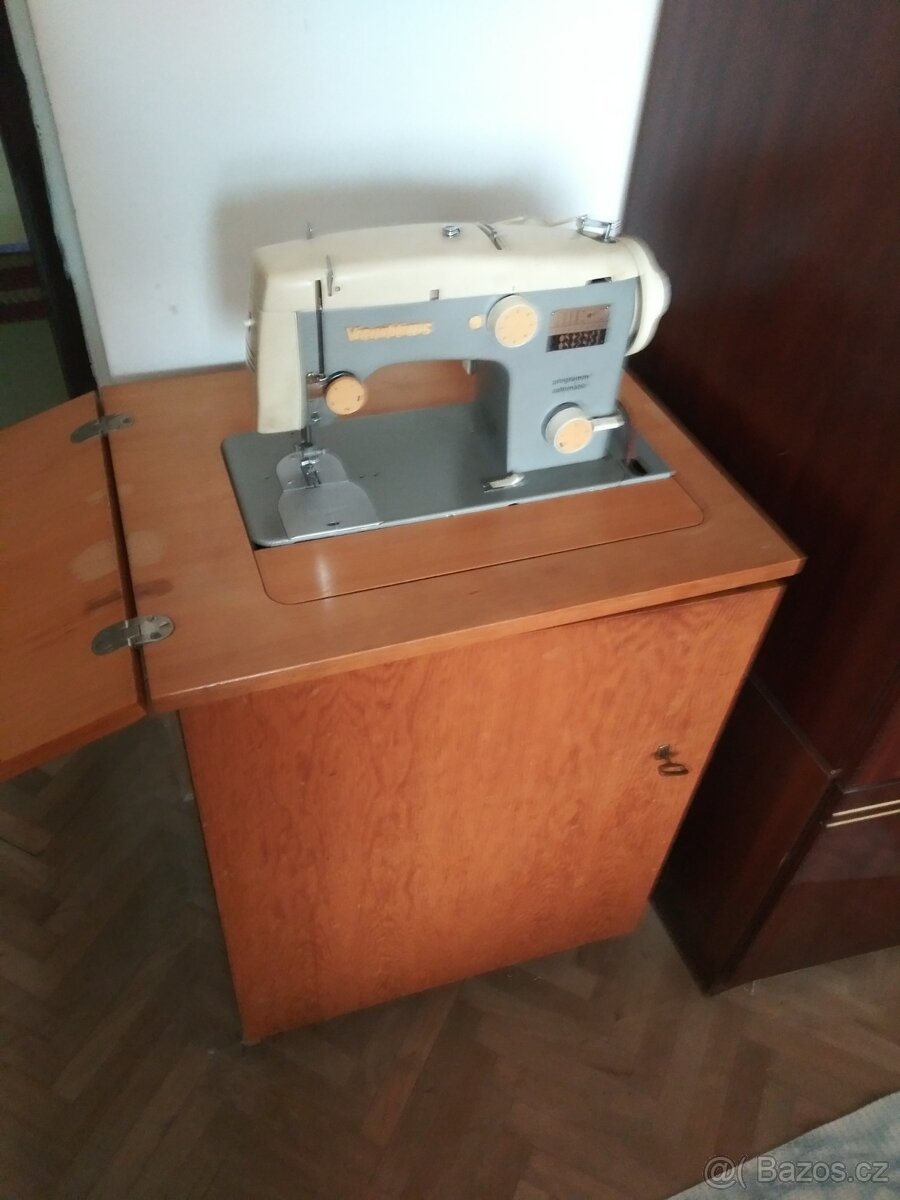 Sici stroj
