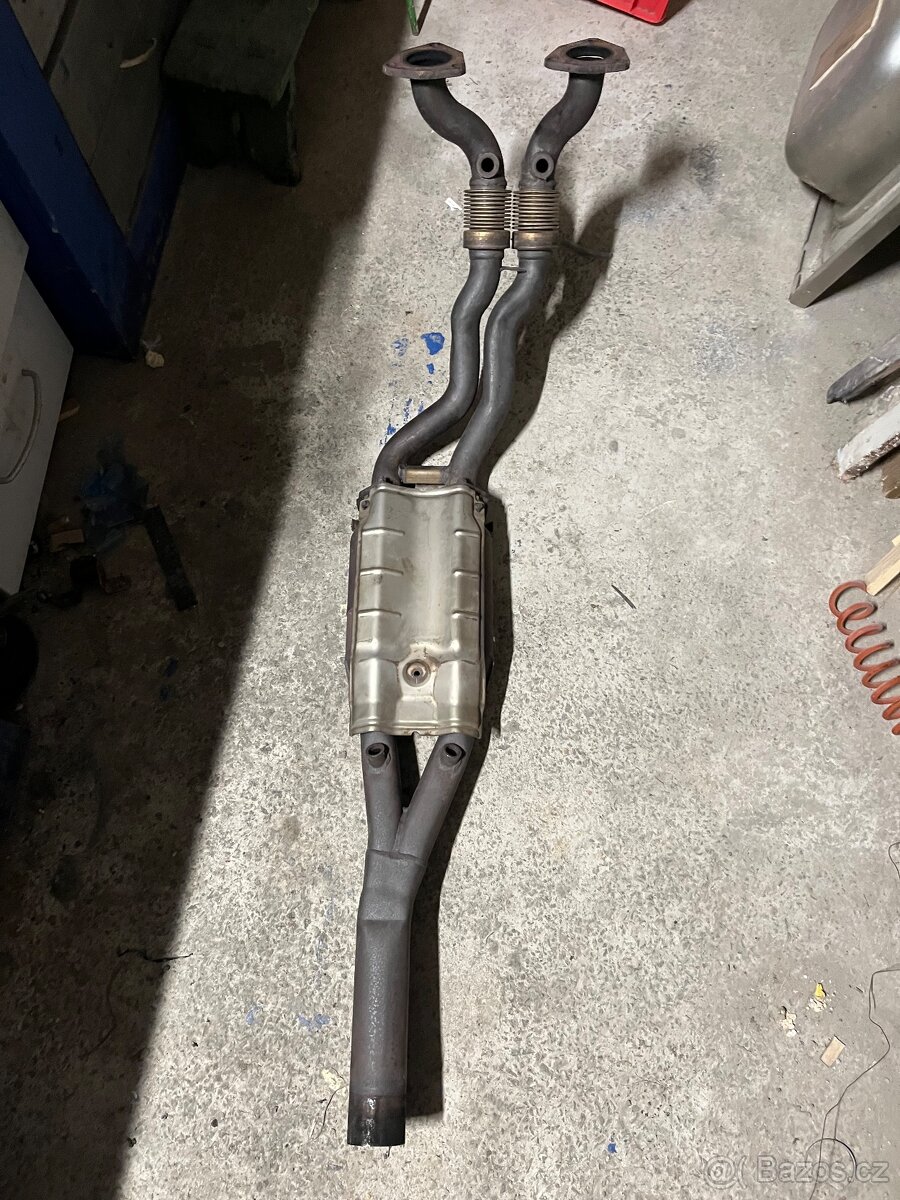 Výfuk s katalyzátory 2.8 VR6 150kw