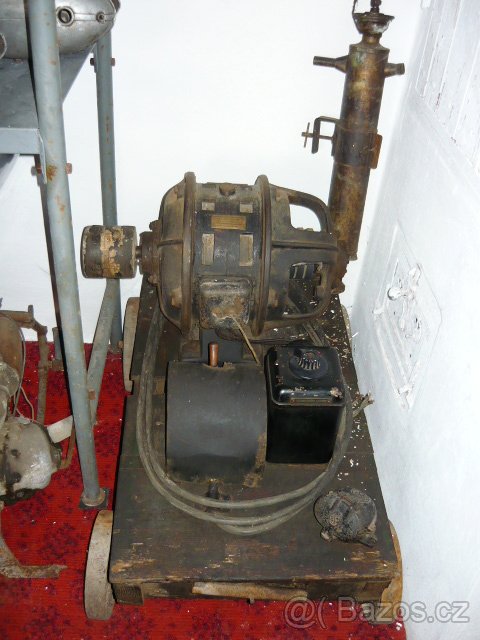 Transmise řemenice, stabilní motor, lis malý