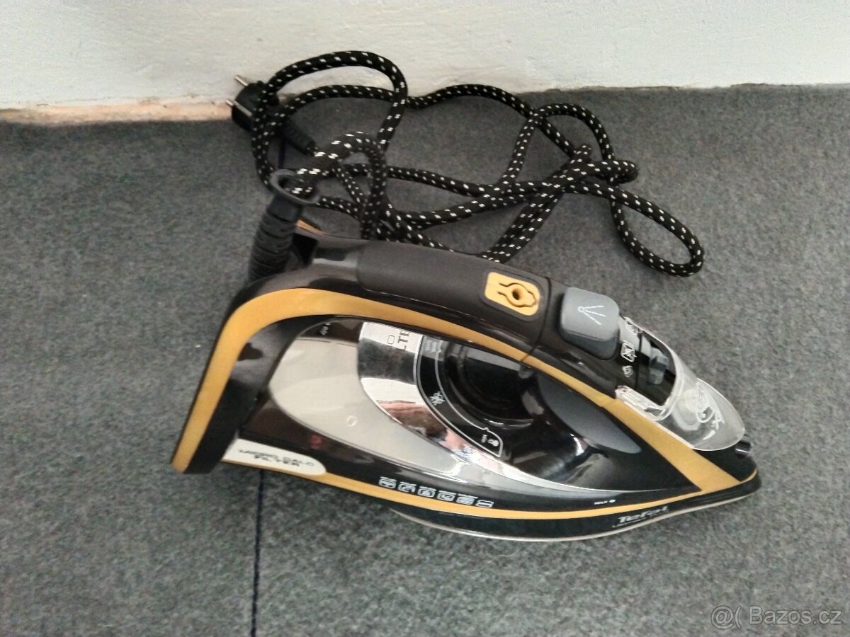 Žehlička Tefal