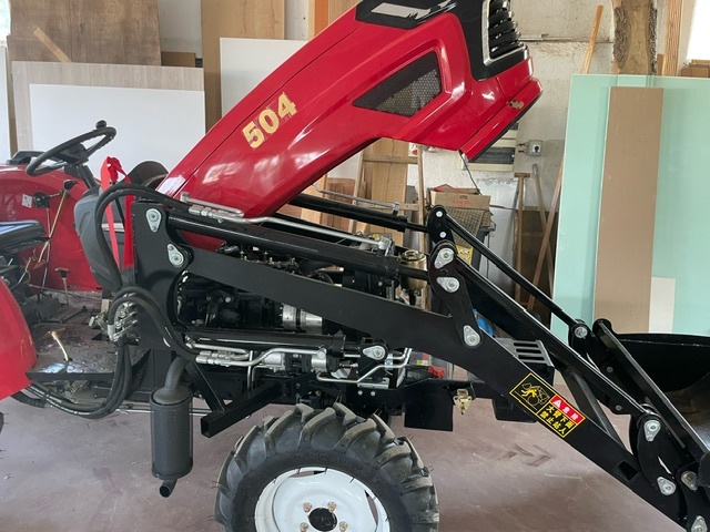 traktor 50 hp včetně předního nakladače