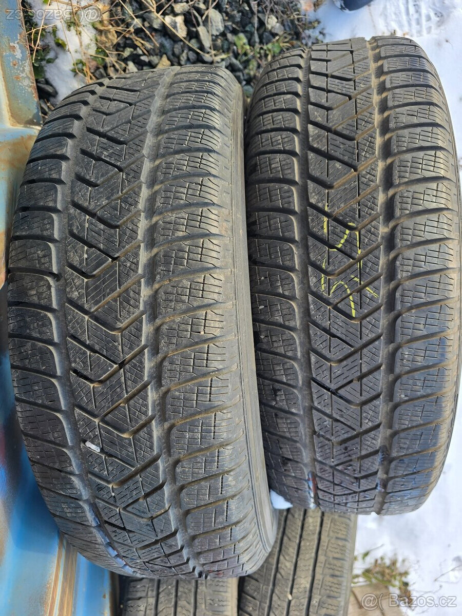 Prodám 2x zimní pneu Pirelli 215/65/17 99H