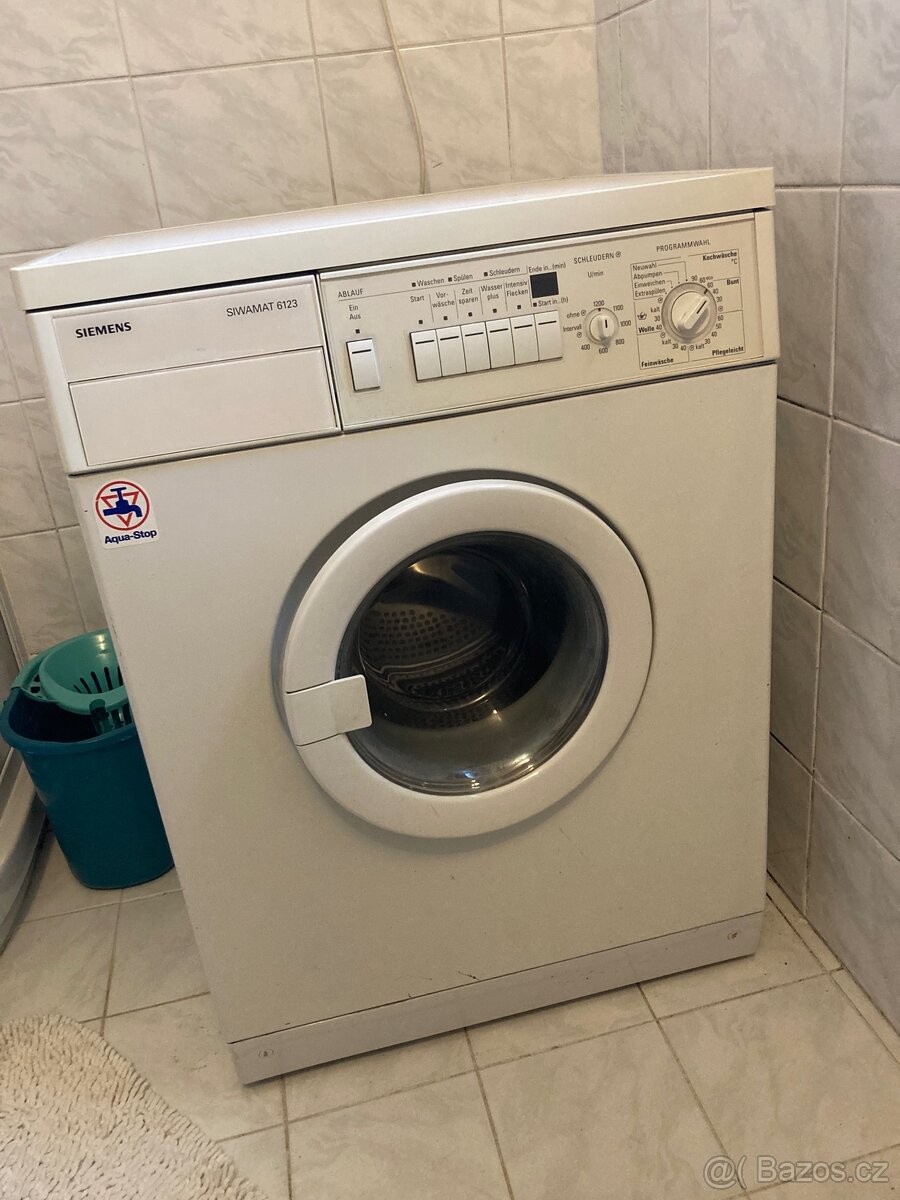 Funkční starší pračka Siemens