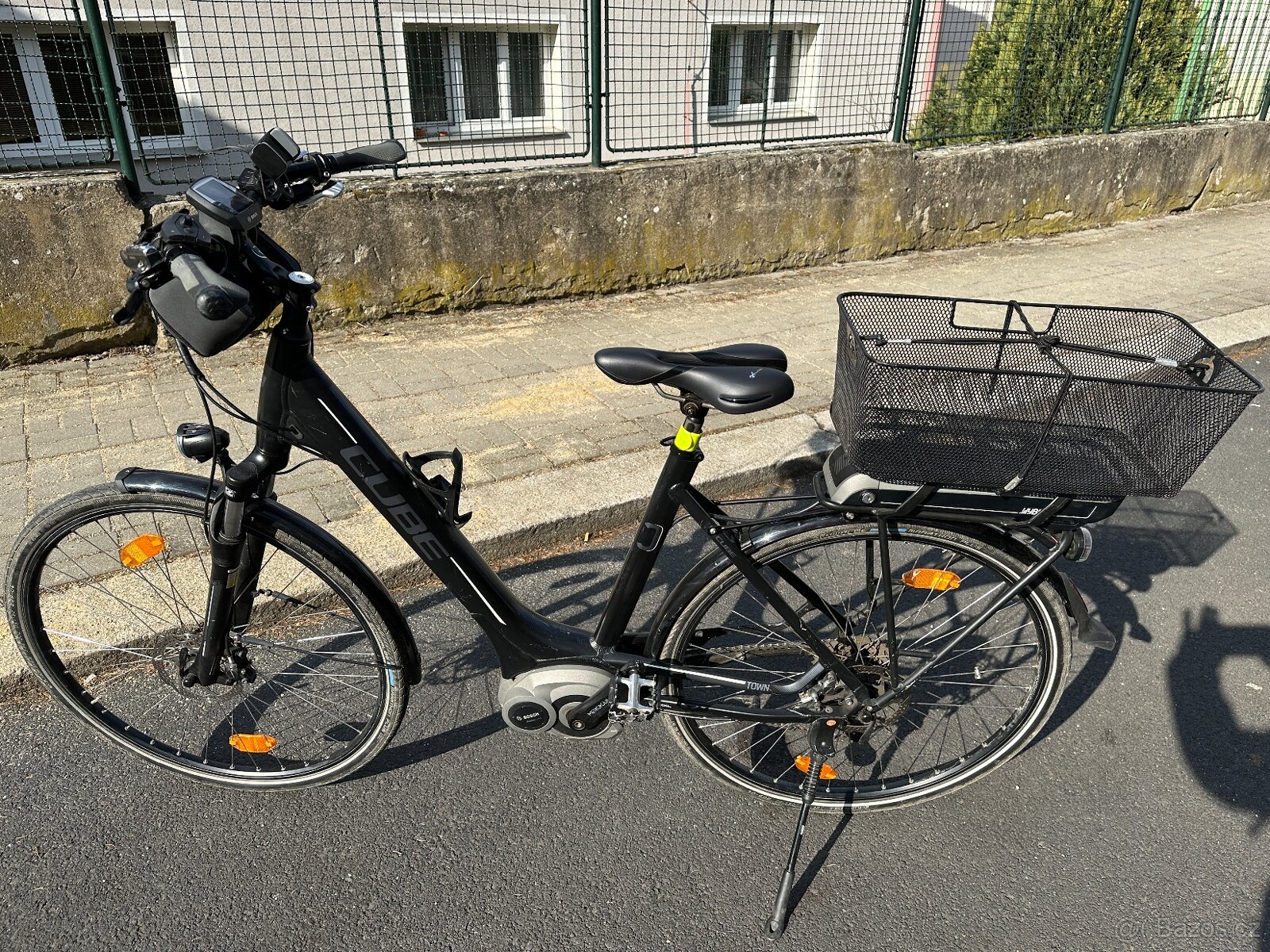 Městské elektrokolo CUBE Hybrid 400, motor Bosch