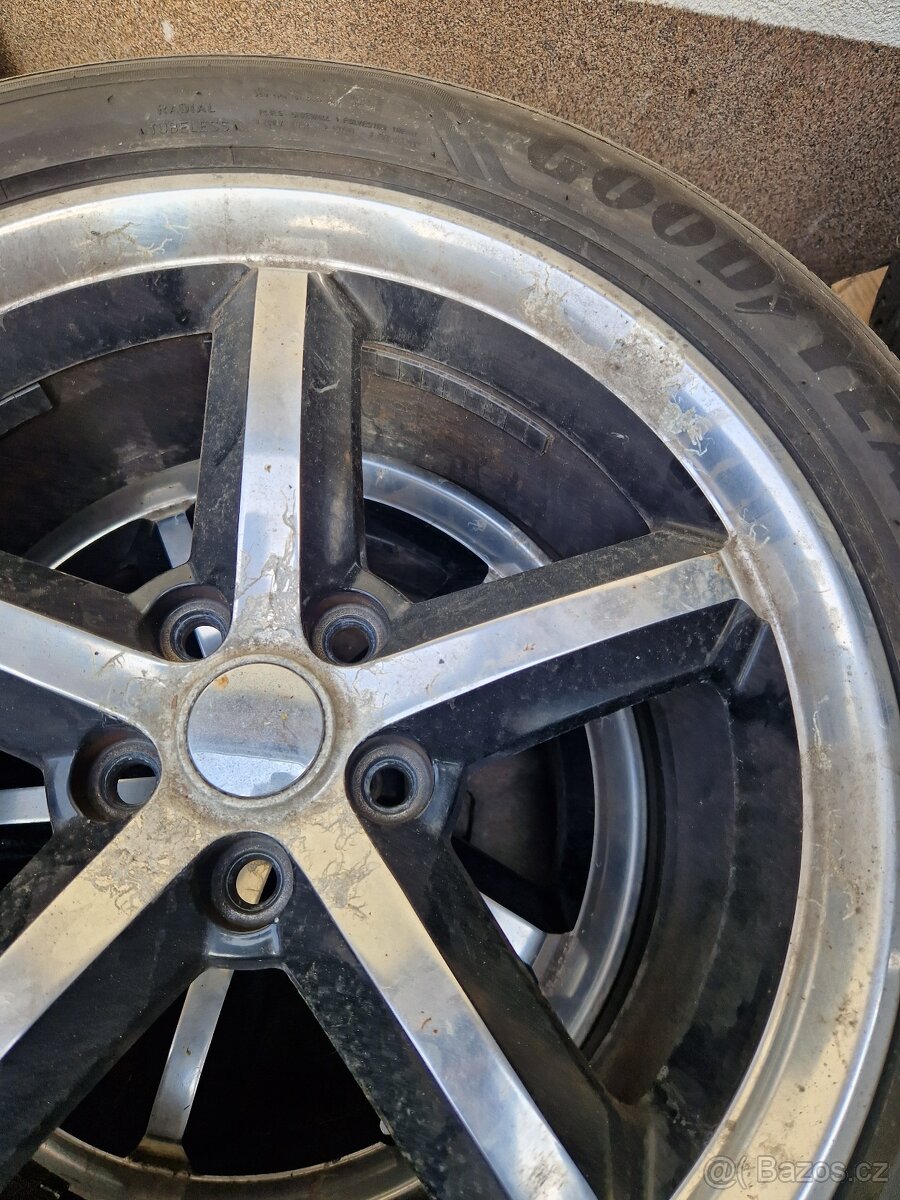 Alu kola chrysler