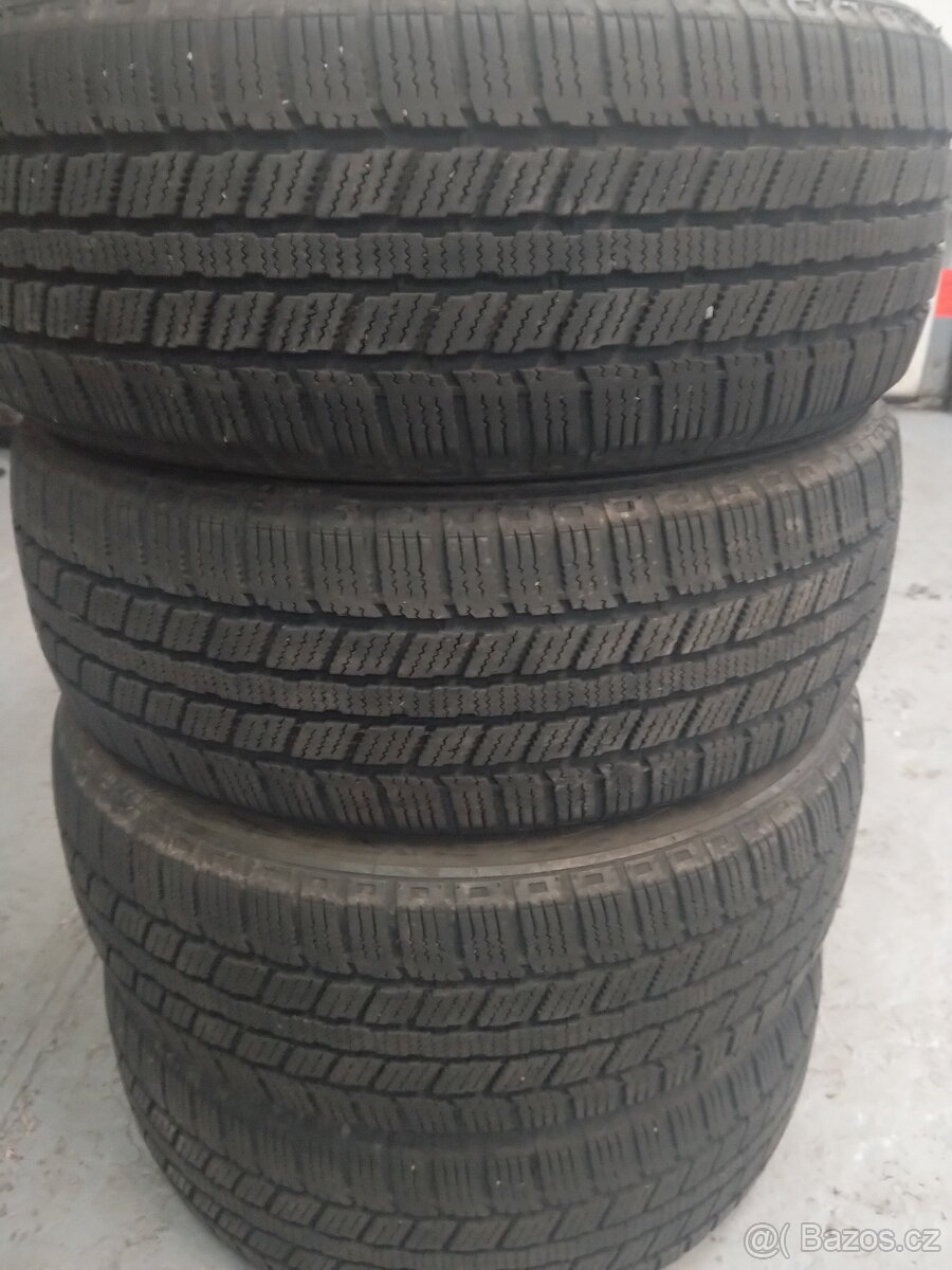 4x zimní pneu 205/55R16.
