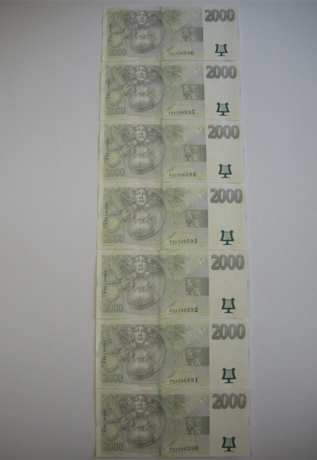 Bankovky 2000 Kč - Série F21