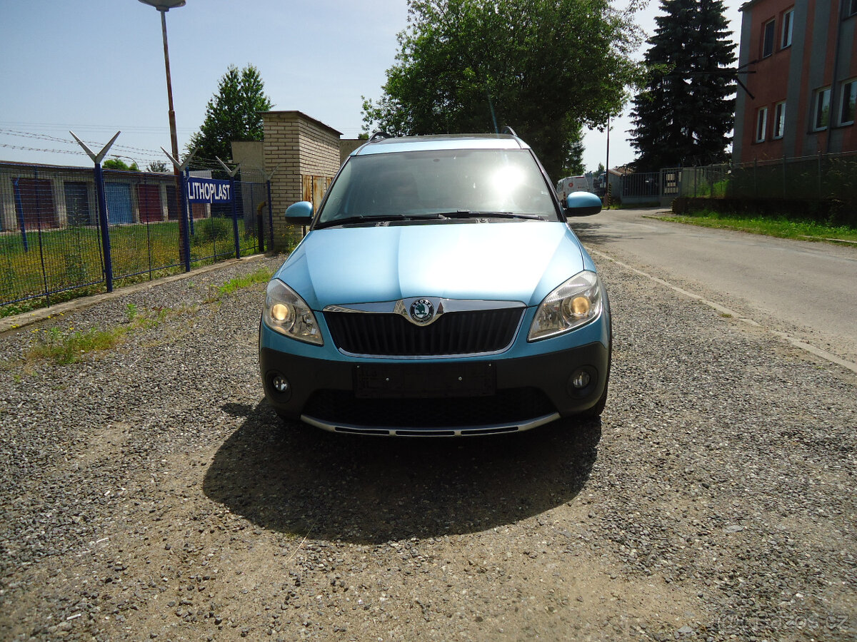 Škoda Roomster Scout 1,2 TSi 77 KW 2011