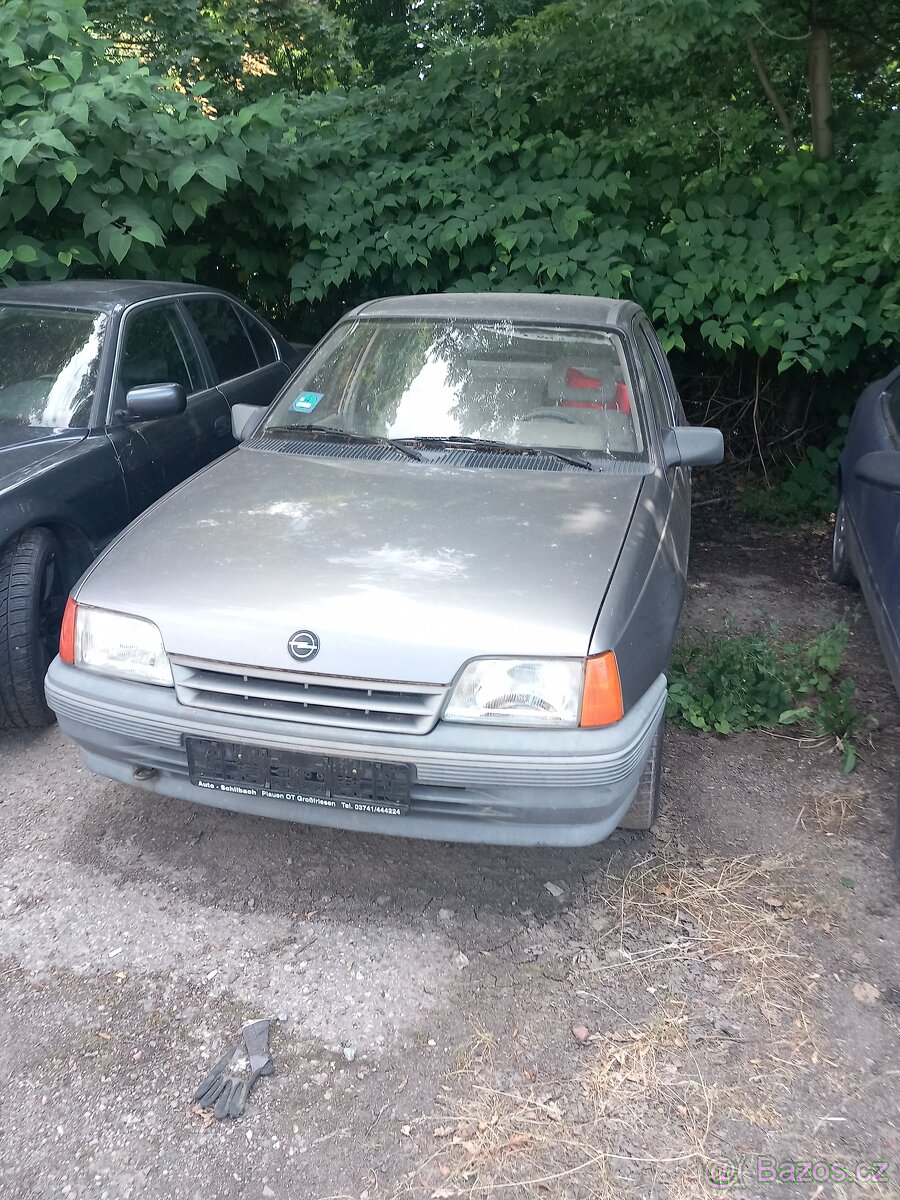 Kadet 1.4i dovoz srn