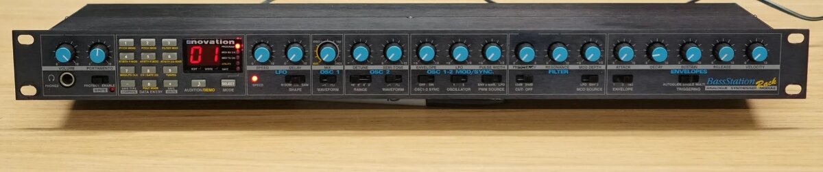 Koupím Novation Bass Station mk1 Rack