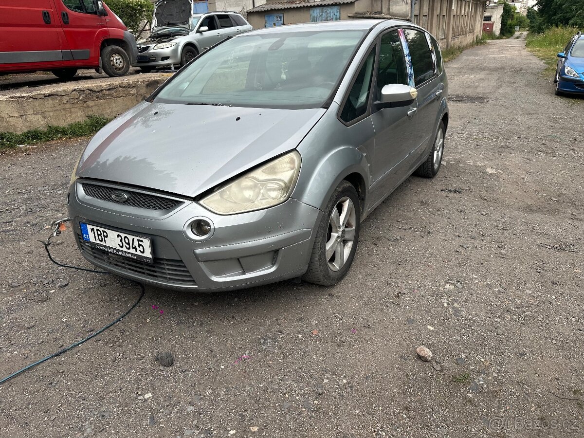 Ford Smax na díly