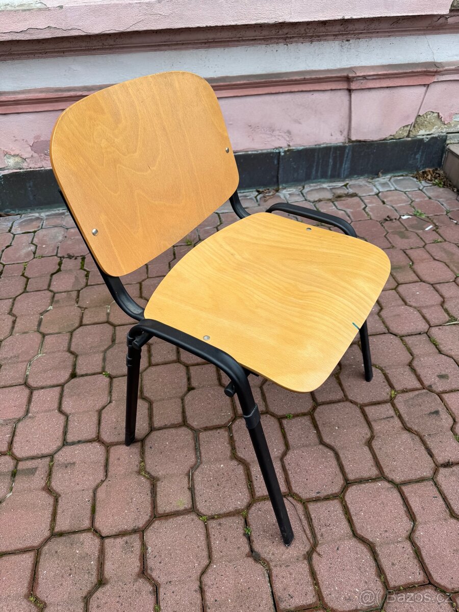 Dřevěná židle