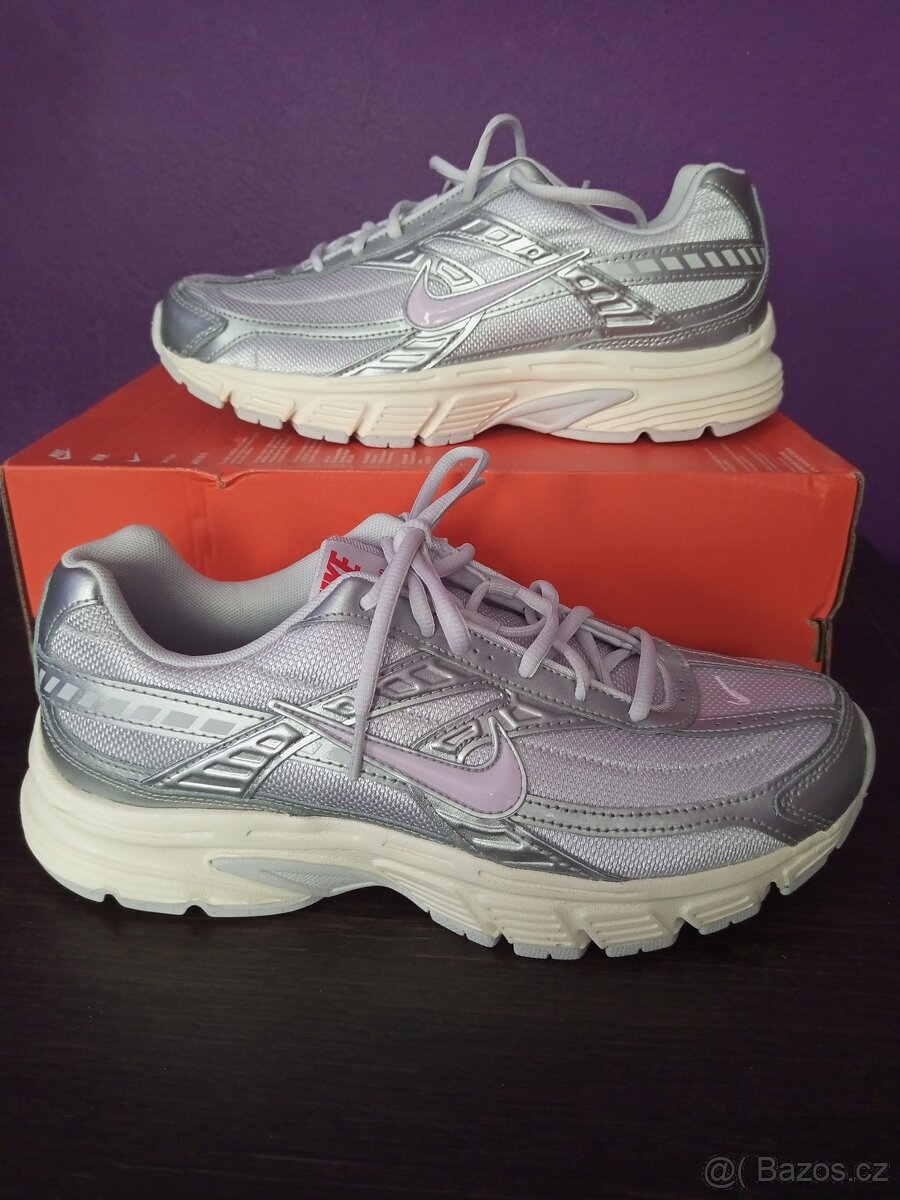 Nike originál tenisky vel 42 initiator