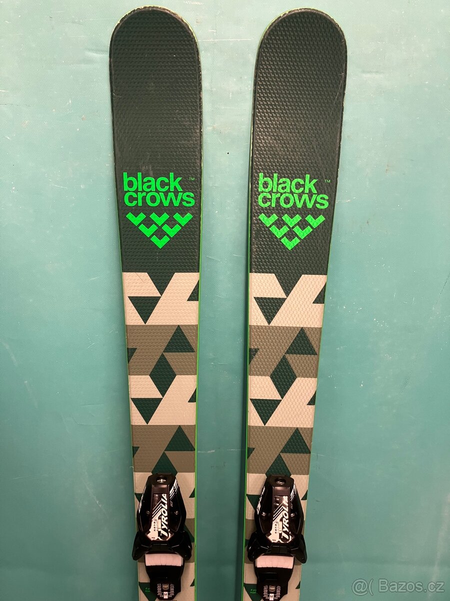 Lyže Black Crows Magnis v délce 157cm, R 17m