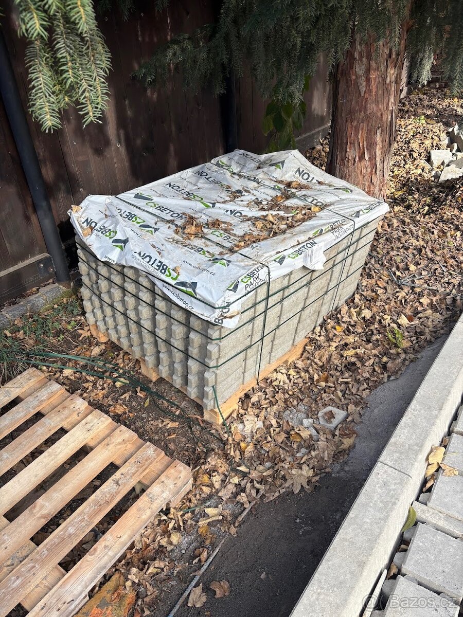 Vegetační dlažba CS beton Quadro