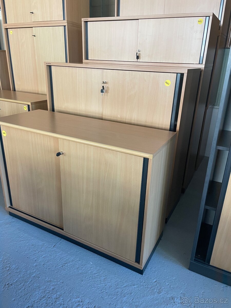 Kancelářské skříně, stoly, židle 👈