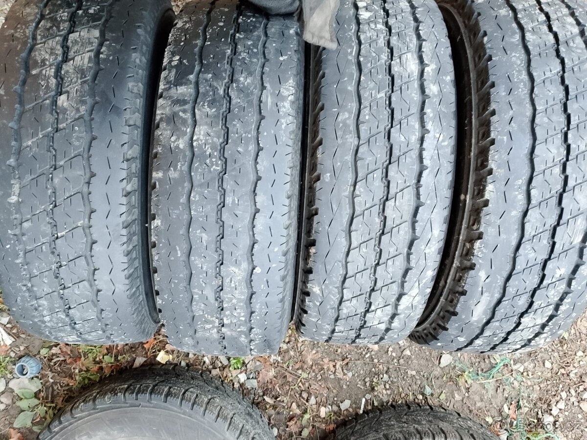 215/70/15c 109/107s Bridgestone - letní pneu 4ks dodávkové