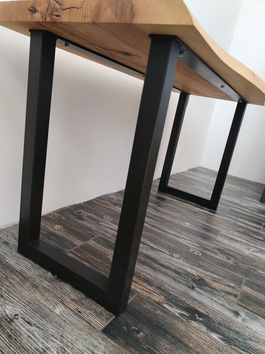 Konferenční (odkládací) stůl