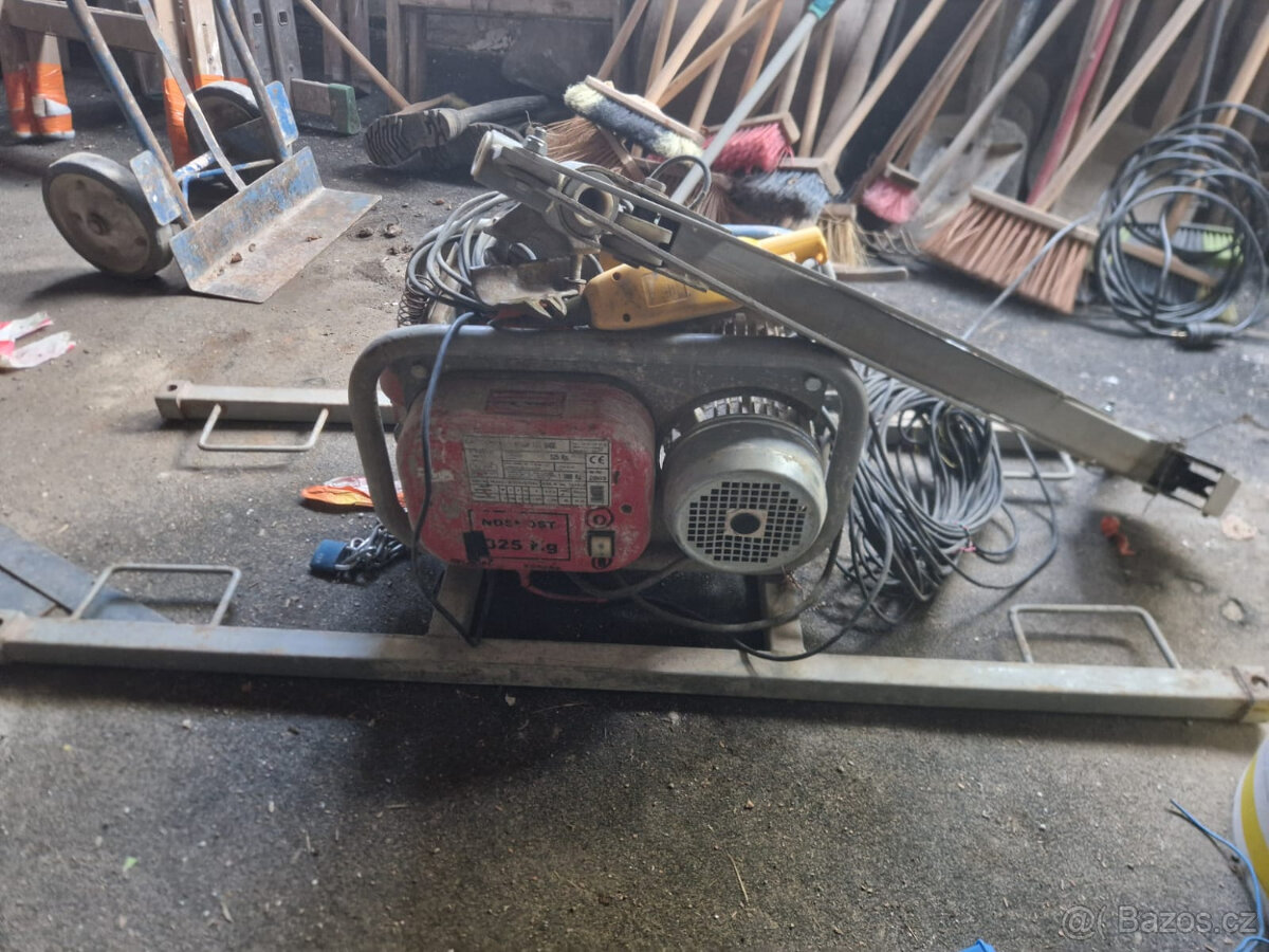 stavební vrátek 325 kg