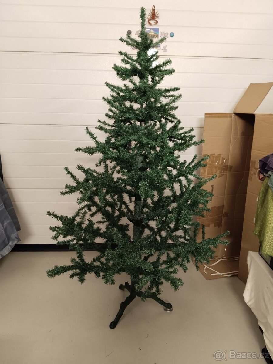 Vánoční stromek a svícny