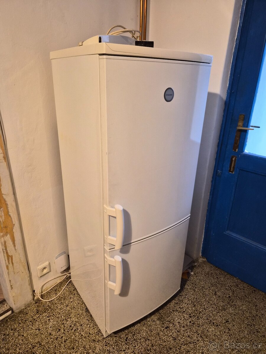 Lednička Electrolux