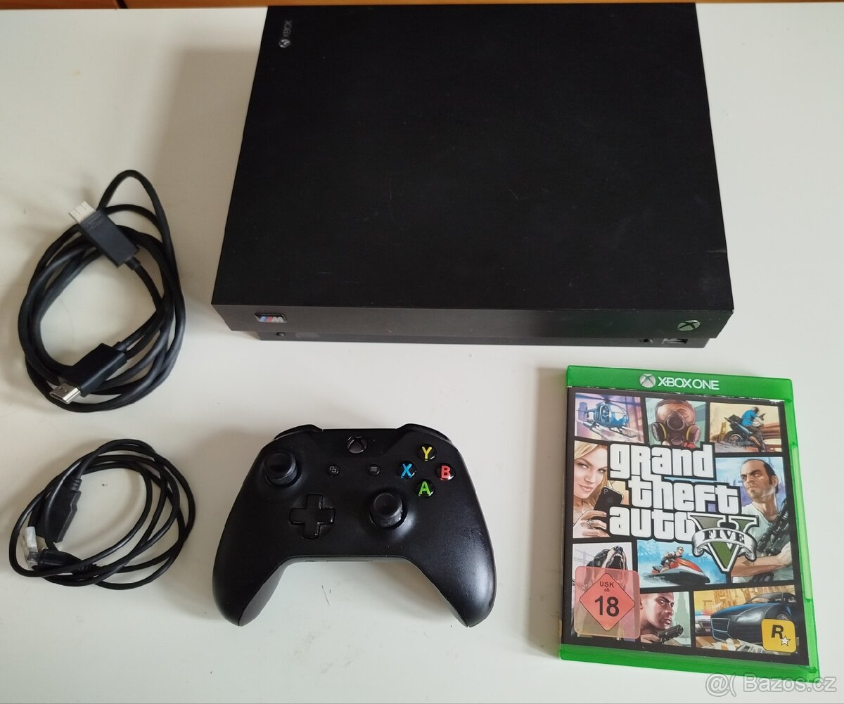 Xbox One X, ovladač s aku, 12 her pro teenagery