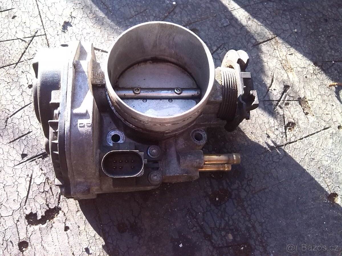 Škrticí klapka VW 021133066