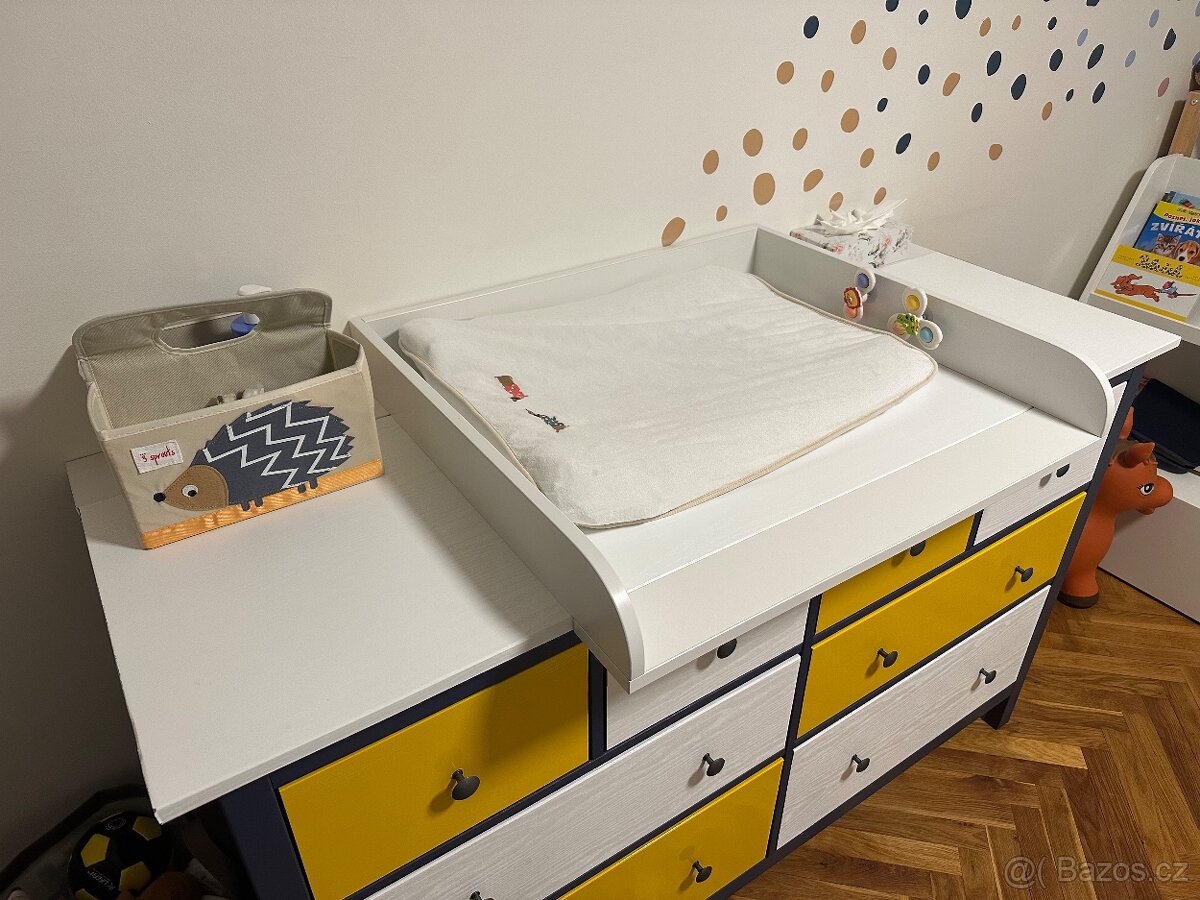 Přebalovací pult na komodu