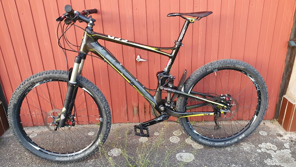 celoodpružené Cube karbon