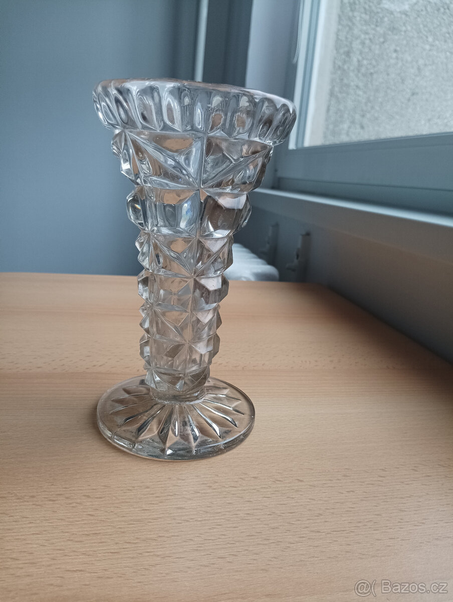 Retro skleněná váza z těžkého mačkaného skla