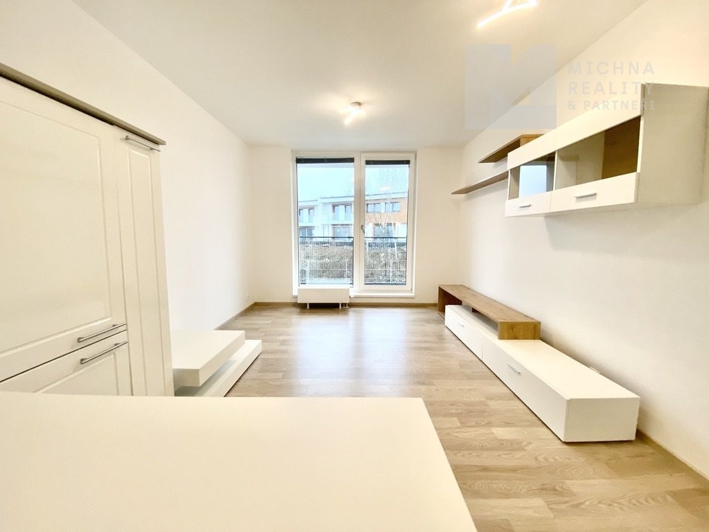 Prodej bytu 2+kk, 44 m2, Parovací stání - Rosice