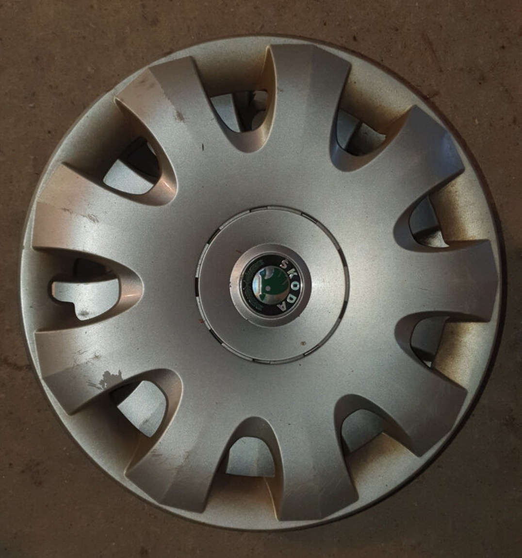 Poklice Škoda R15