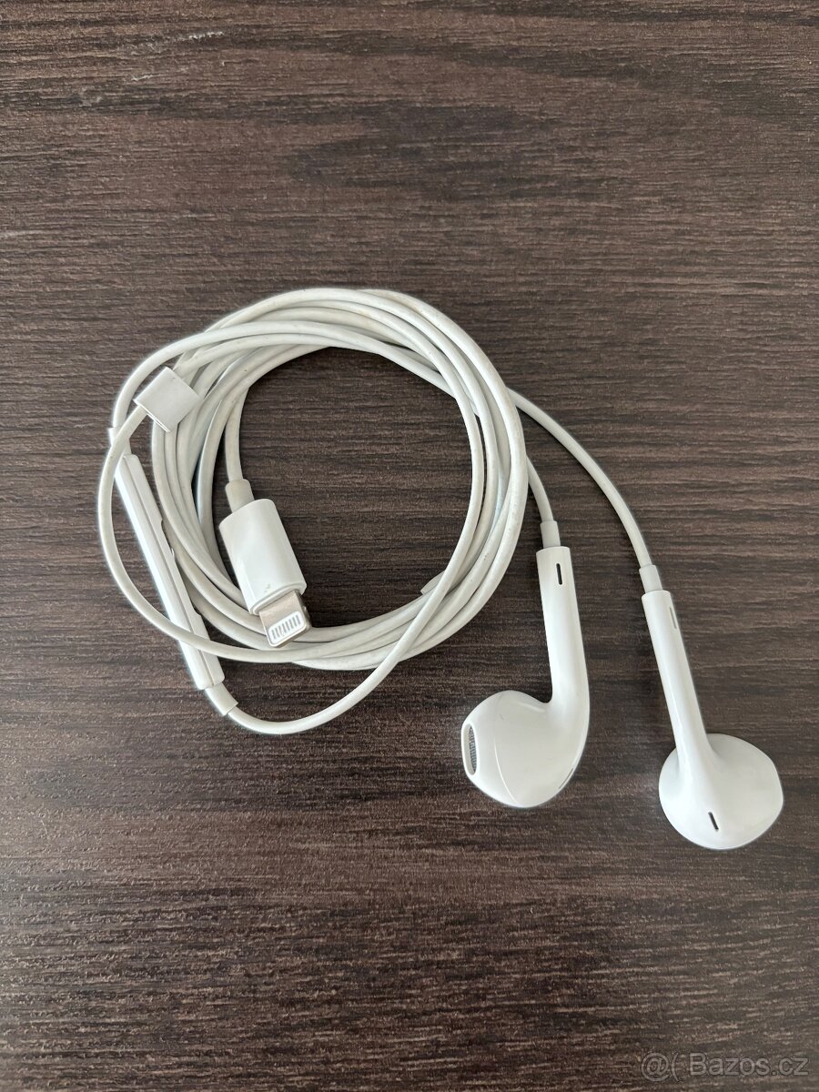 Apple sluchátka