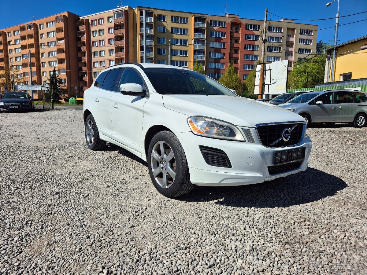Volvo XC60,2.4D,120KW,AWD,4x4,MANUÁL,R.V.2012