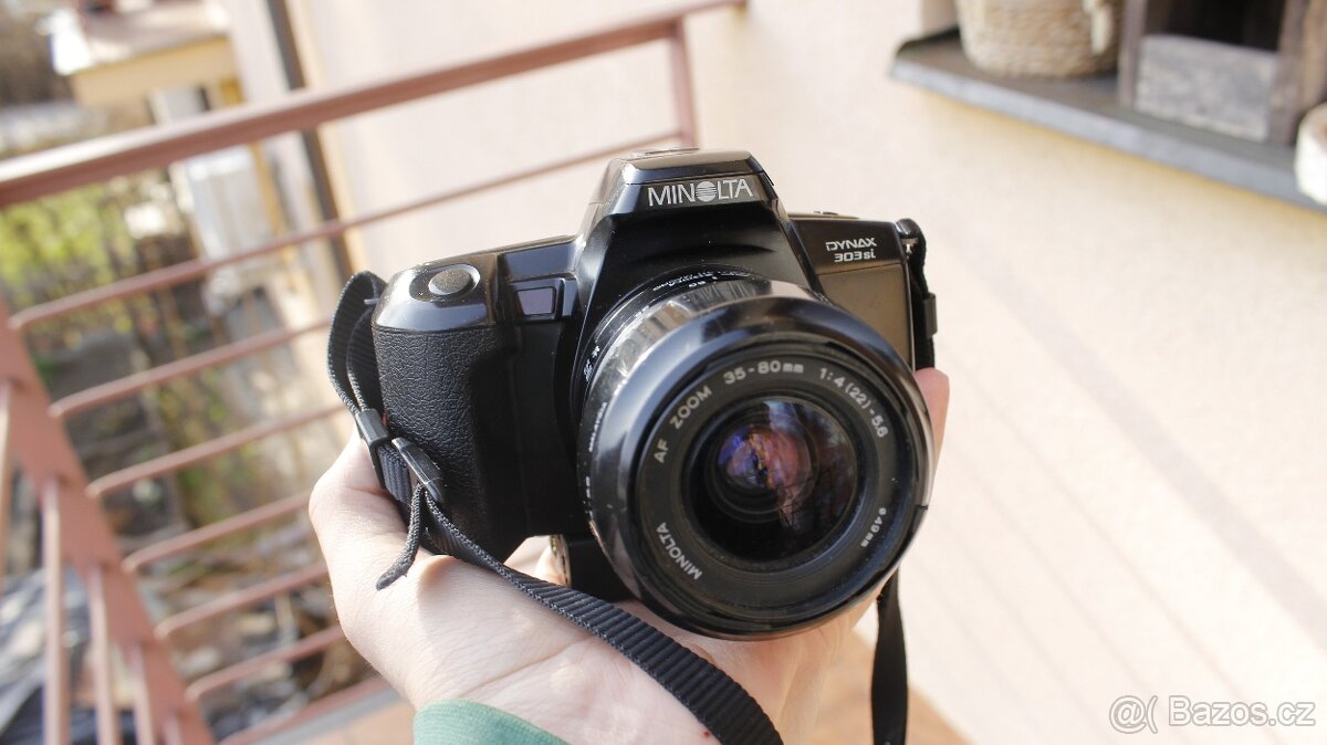 Analogový fotoaparát Minolta dynax 303 si
