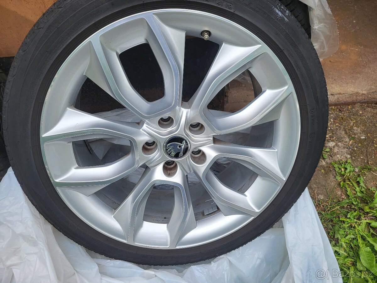 19" Letní Škoda CRATER Karoq 5x112 8J ET45 225/45/19 TopSta