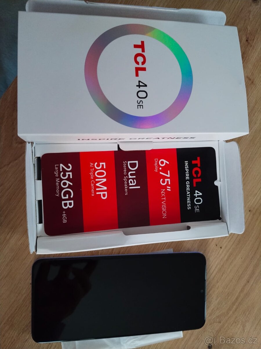Prodej mobilního telefonu TCL40se