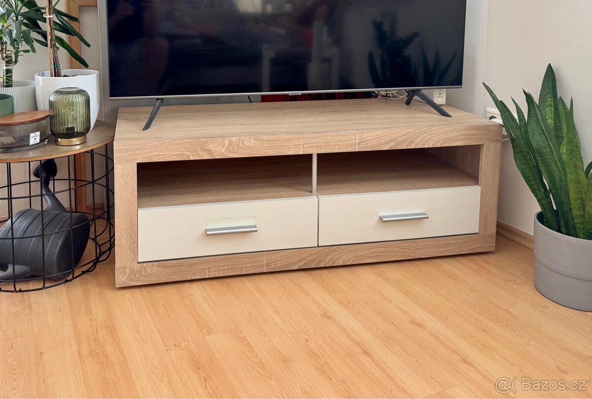TV stolek