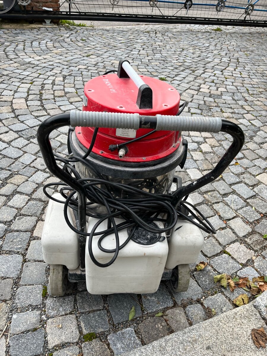 Lux na stavbu průmysloví vysavač