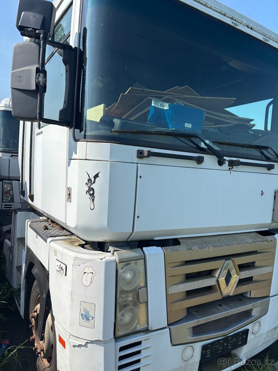 2x Renault Magnum lowdeck