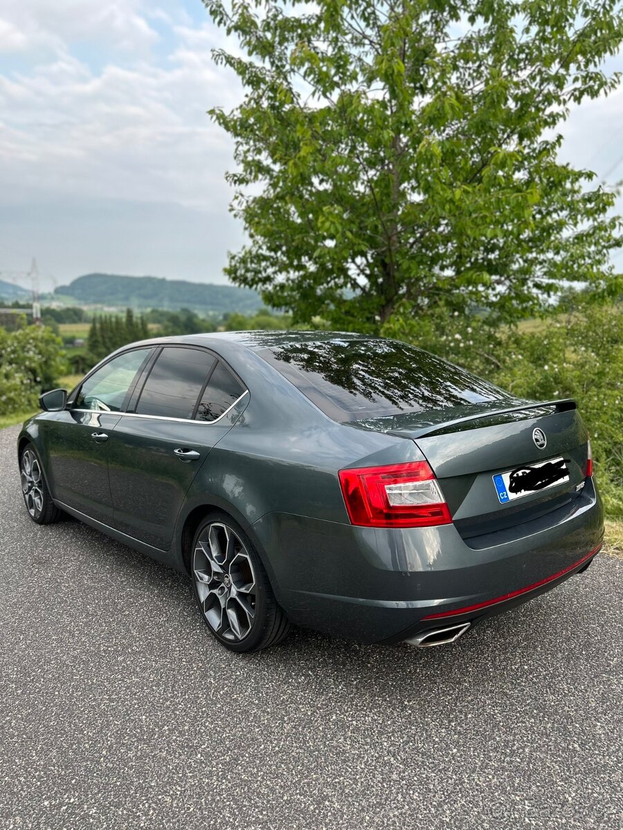 Škoda octavia 3 rs 2015 ( 135 kw )