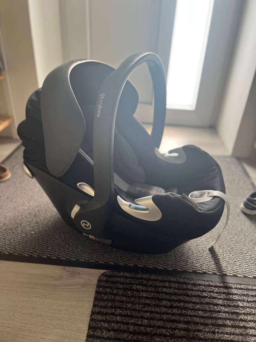 Autosedačka / vajíčko Cybex Aton Q
